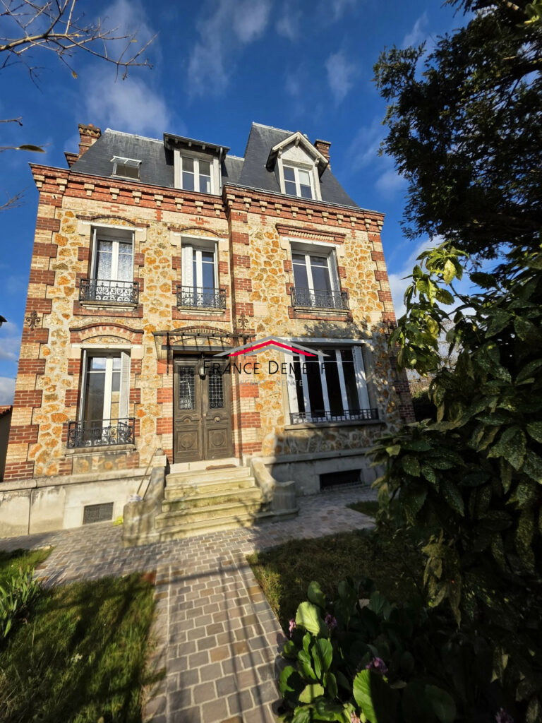 Maison 8 pièces à vendre – Saint-Leu-la-Forêt (95320), 183.42m²